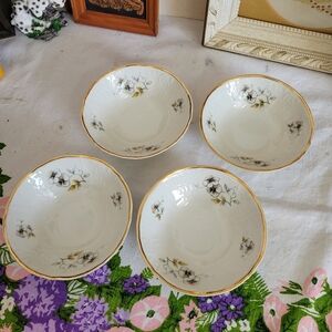 Vintage "Blossom" Dessert Bowl by Bernadotte Czechoslovakia Set Of 4 Gold Rim